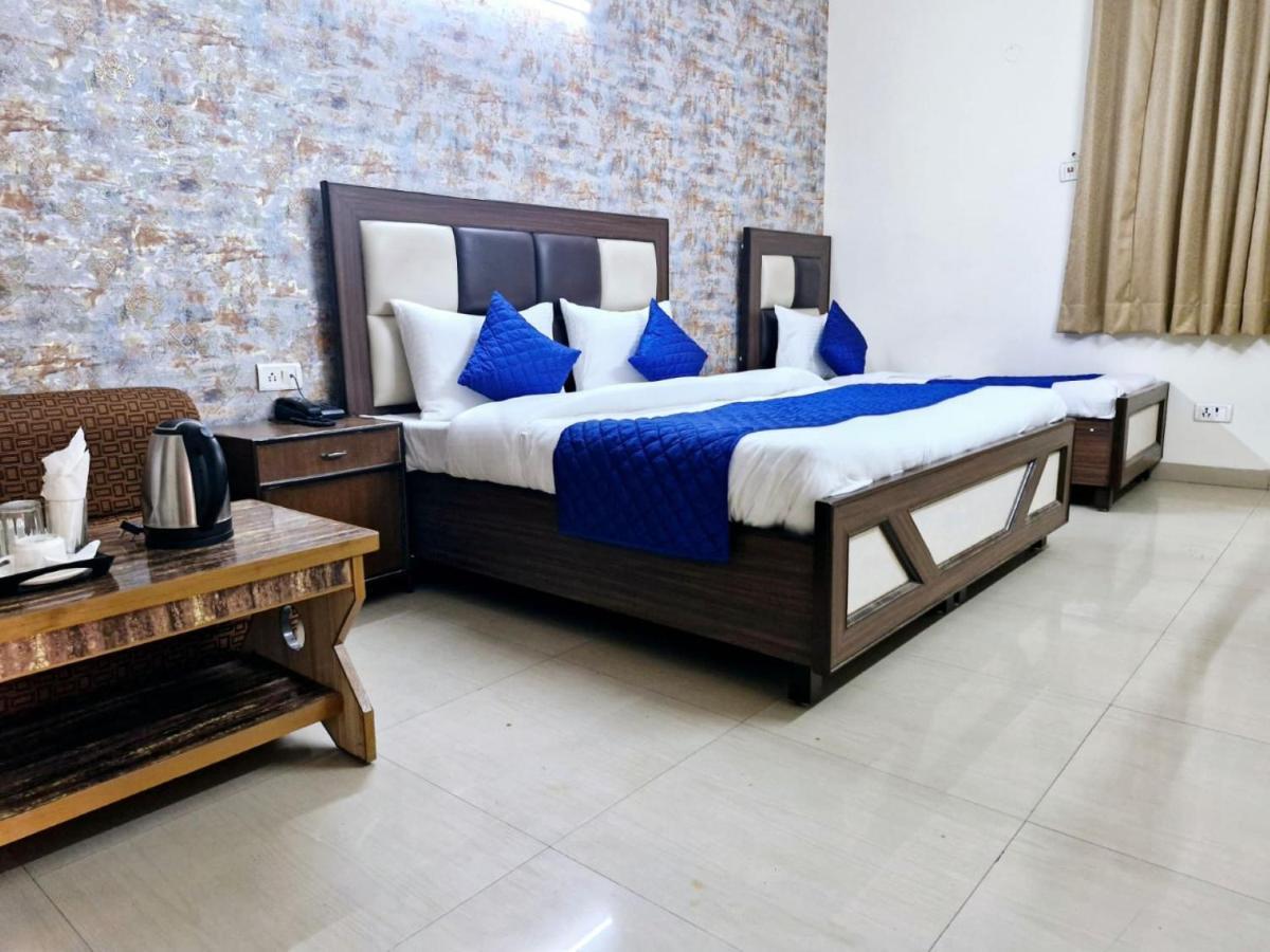 Airport Hotel Mayank Residency Ню Делхи Екстериор снимка