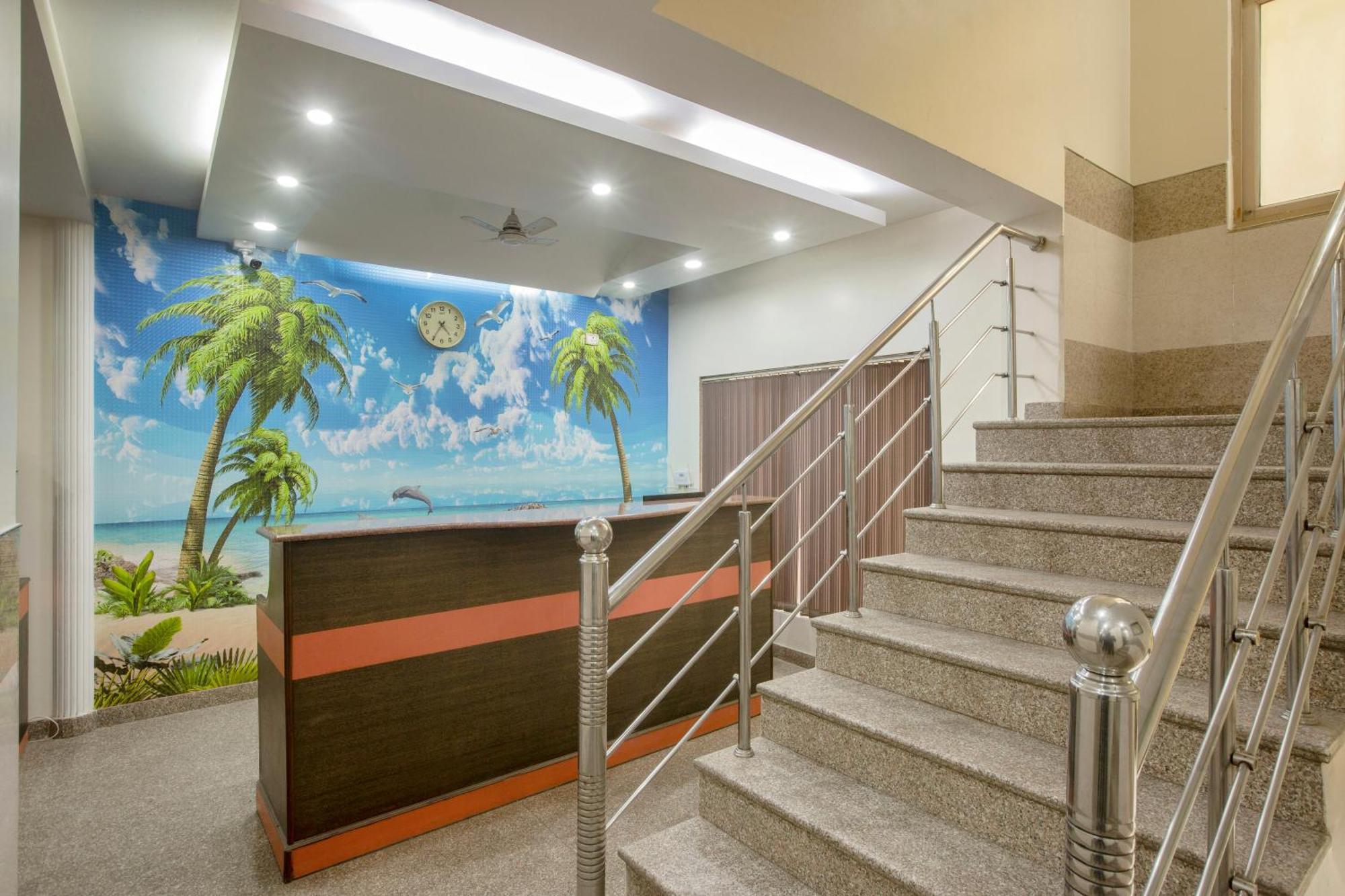 Airport Hotel Mayank Residency Ню Делхи Екстериор снимка