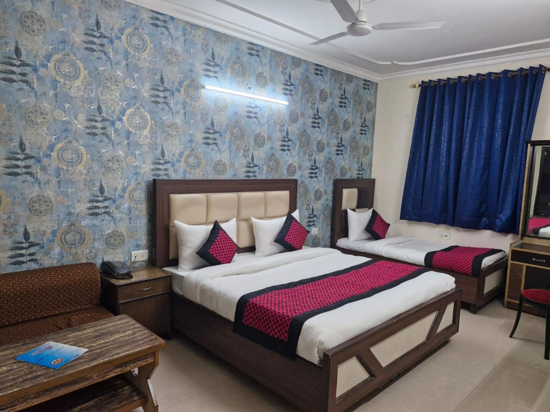 Airport Hotel Mayank Residency Ню Делхи Екстериор снимка