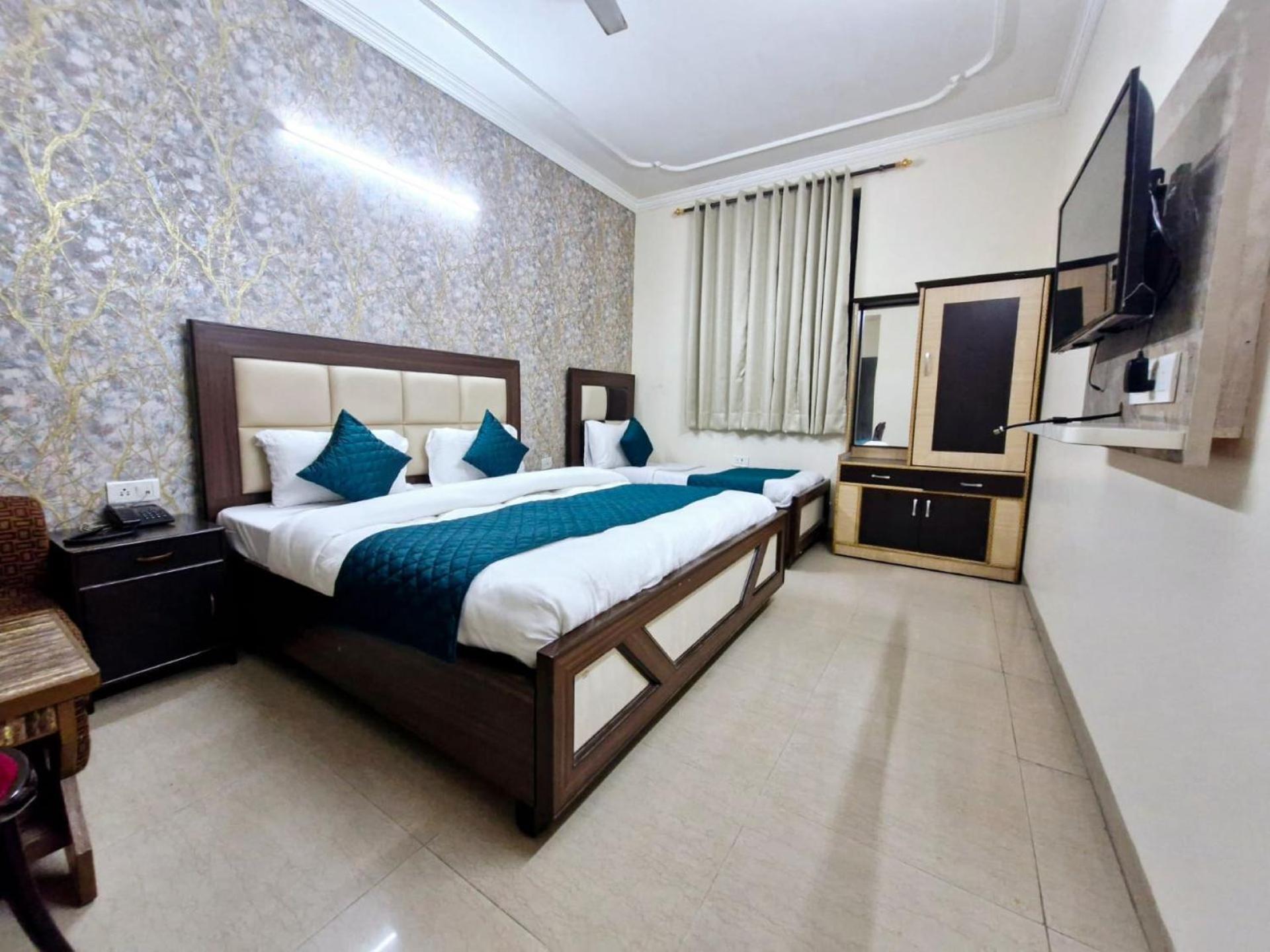 Airport Hotel Mayank Residency Ню Делхи Екстериор снимка