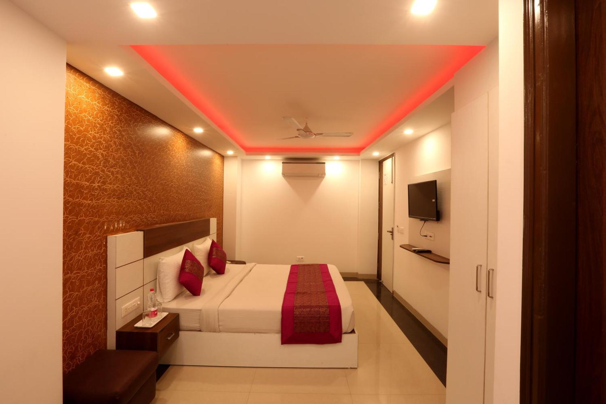 Airport Hotel Mayank Residency Ню Делхи Екстериор снимка