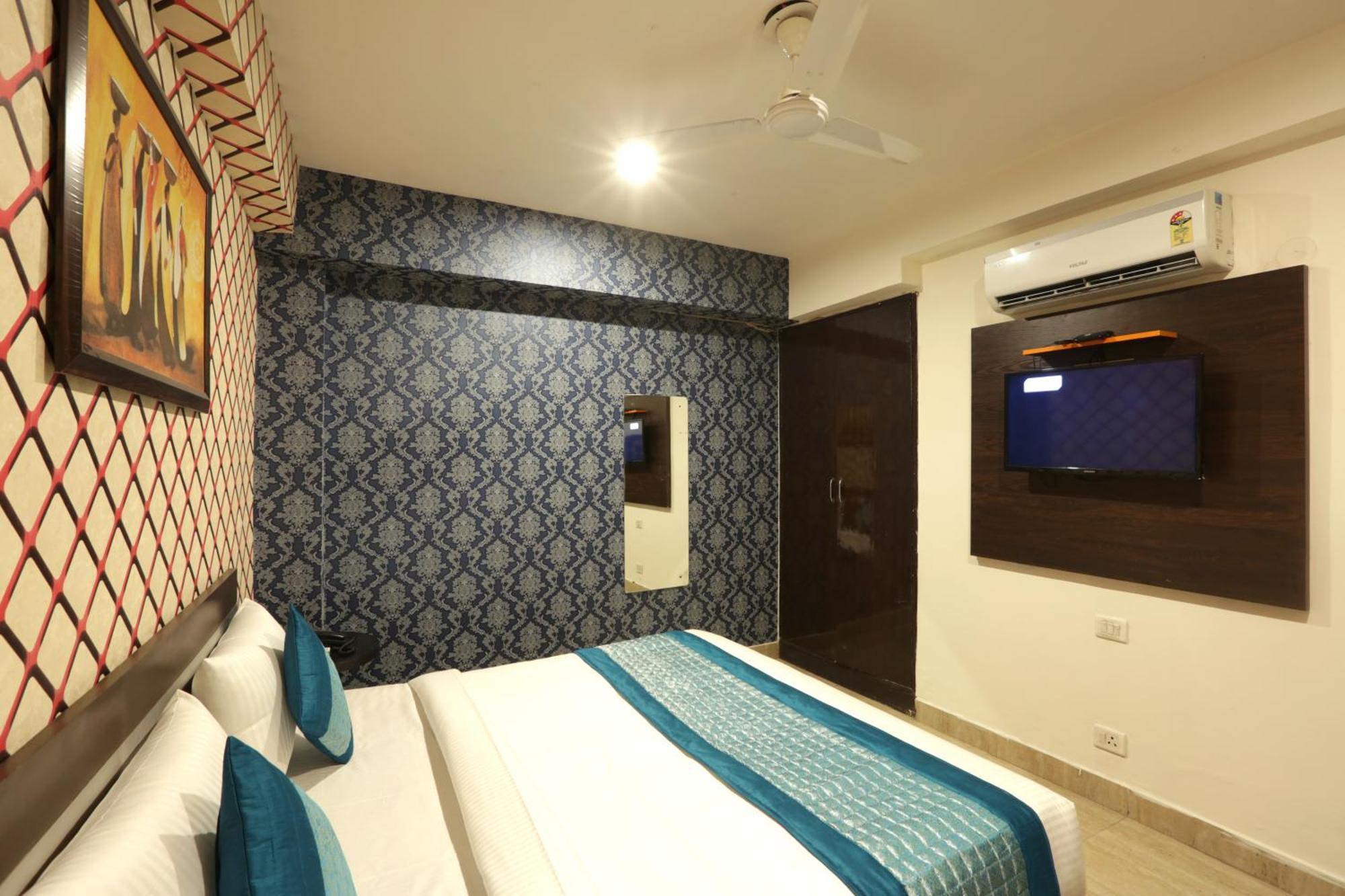 Airport Hotel Mayank Residency Ню Делхи Екстериор снимка