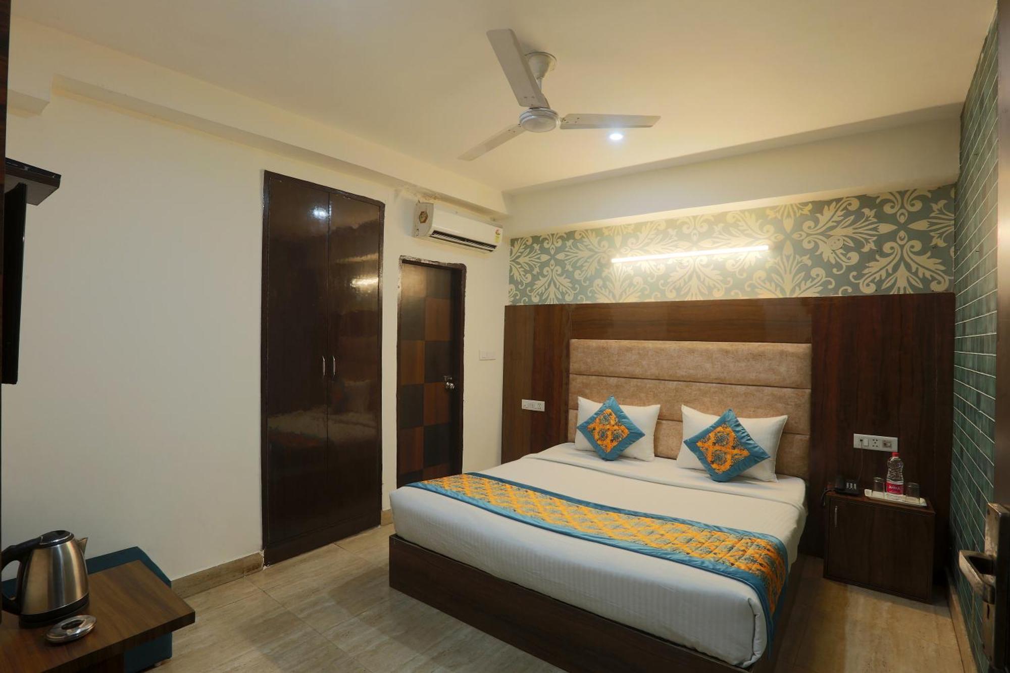 Airport Hotel Mayank Residency Ню Делхи Екстериор снимка