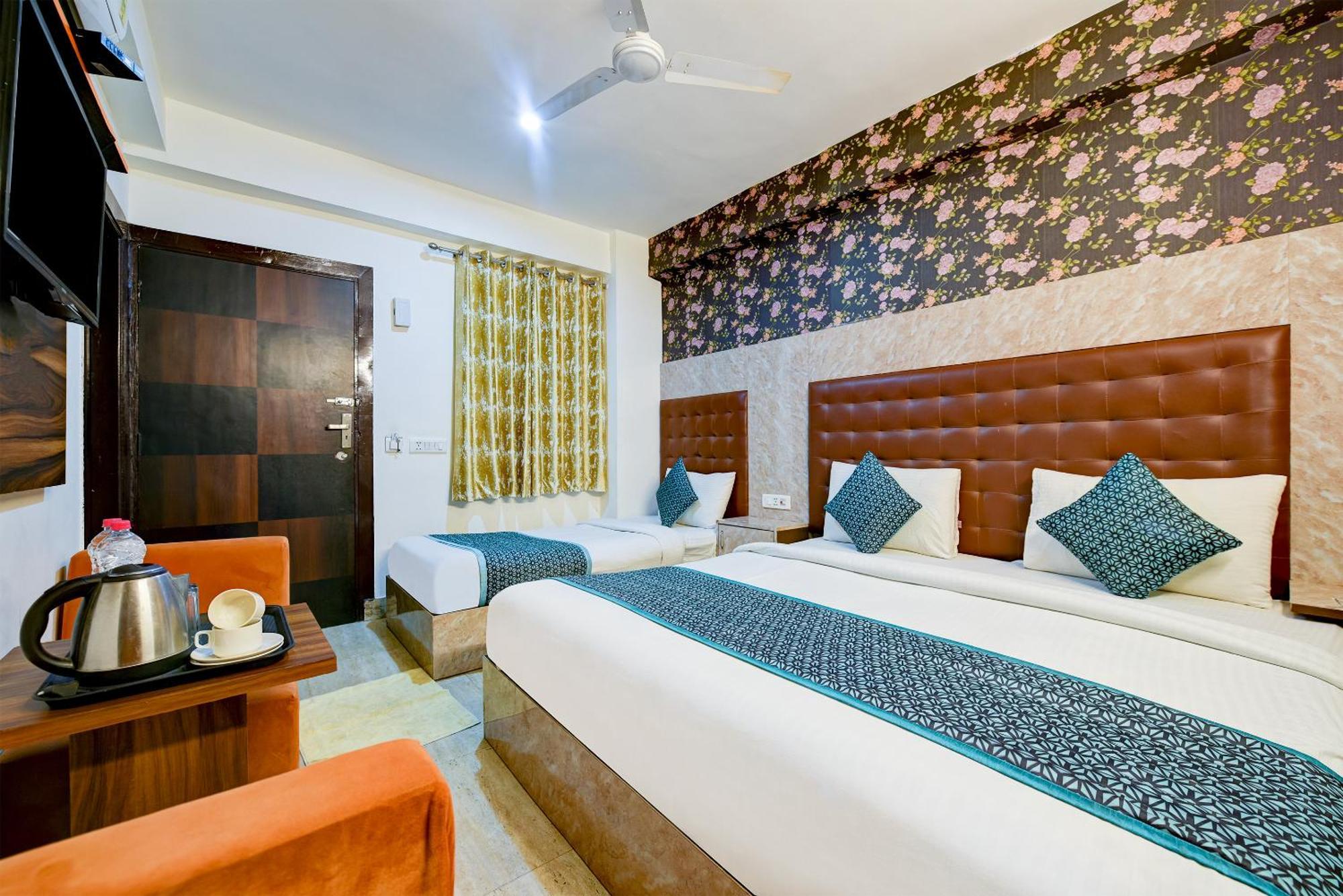 Airport Hotel Mayank Residency Ню Делхи Екстериор снимка