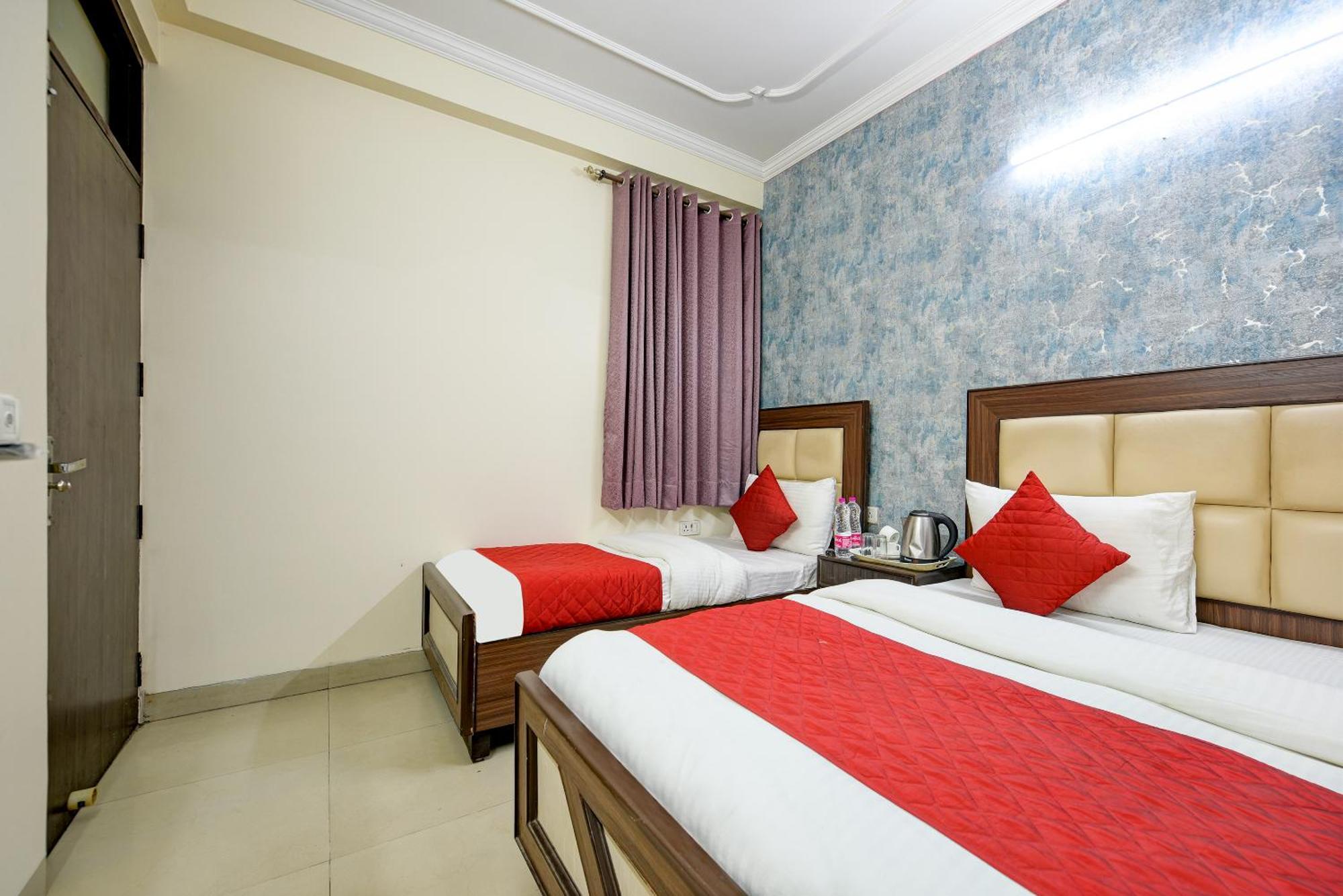 Airport Hotel Mayank Residency Ню Делхи Екстериор снимка