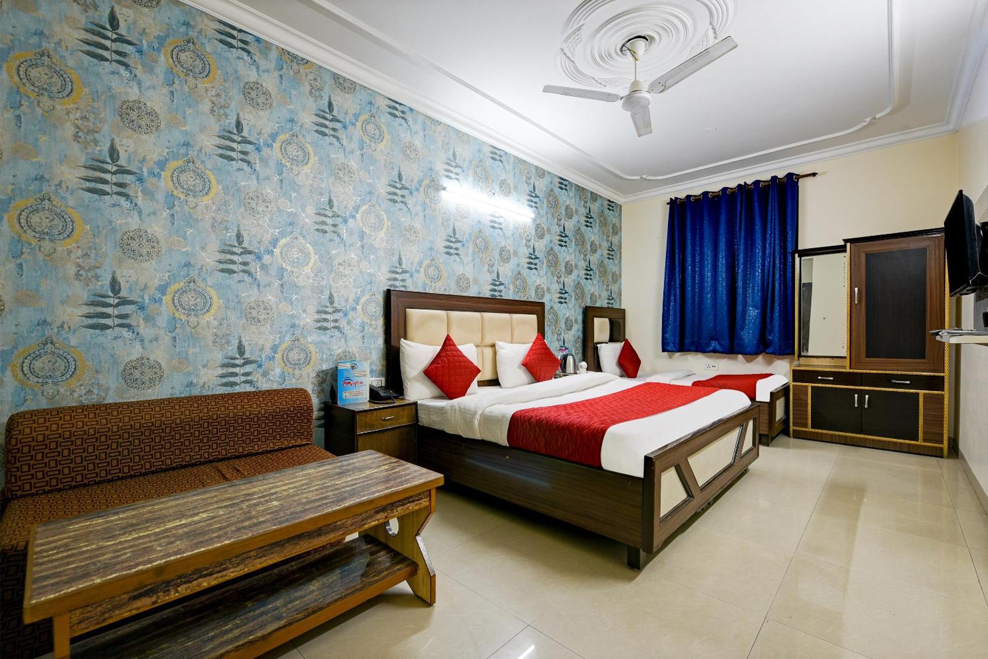 Airport Hotel Mayank Residency Ню Делхи Екстериор снимка