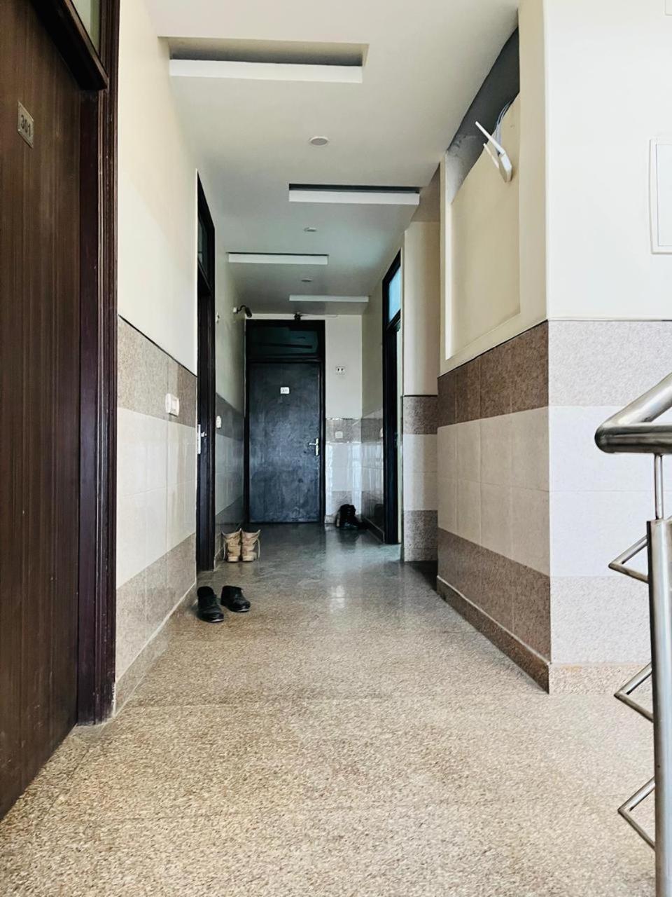 Airport Hotel Mayank Residency Ню Делхи Екстериор снимка