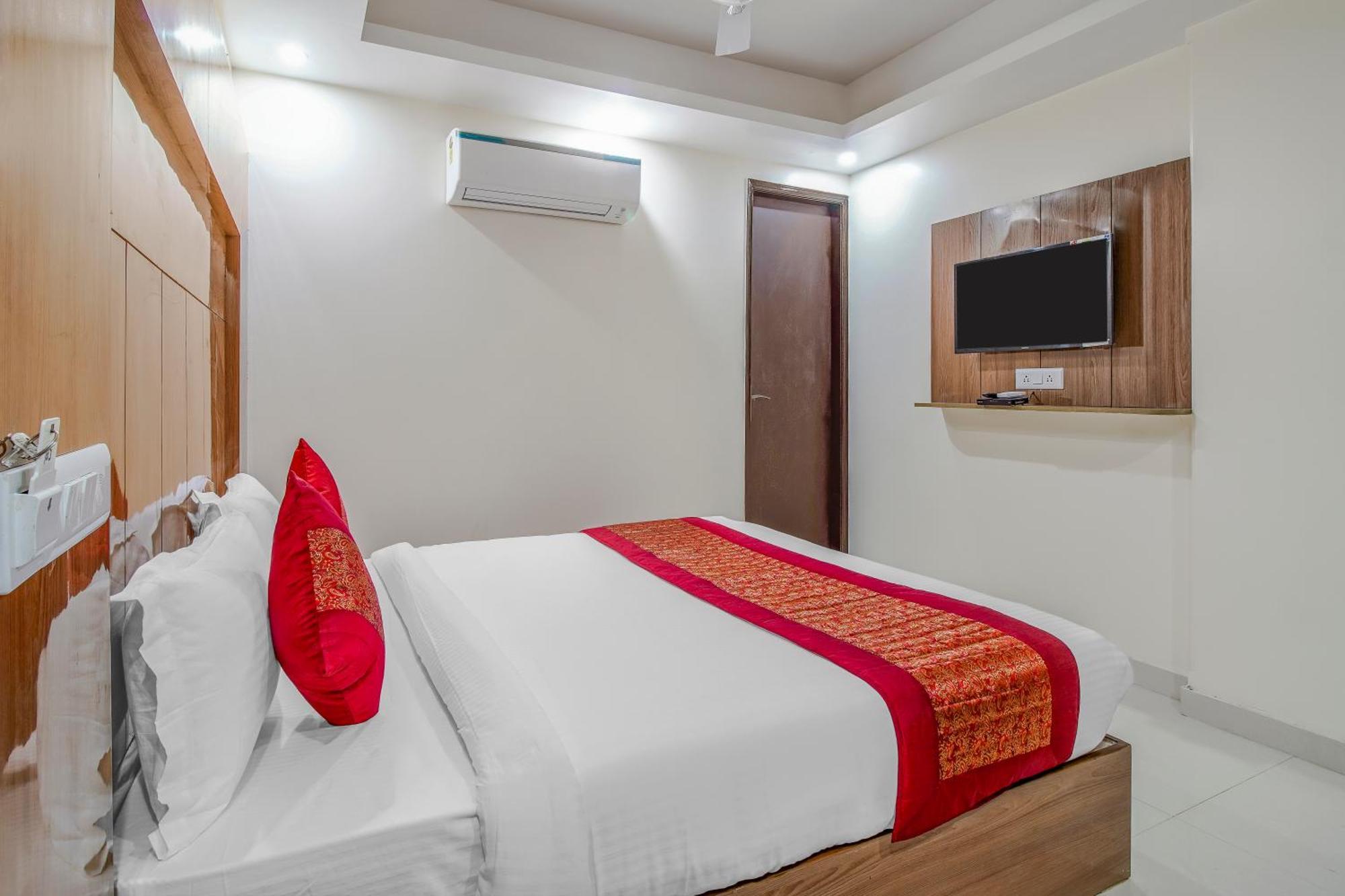 Airport Hotel Mayank Residency Ню Делхи Екстериор снимка