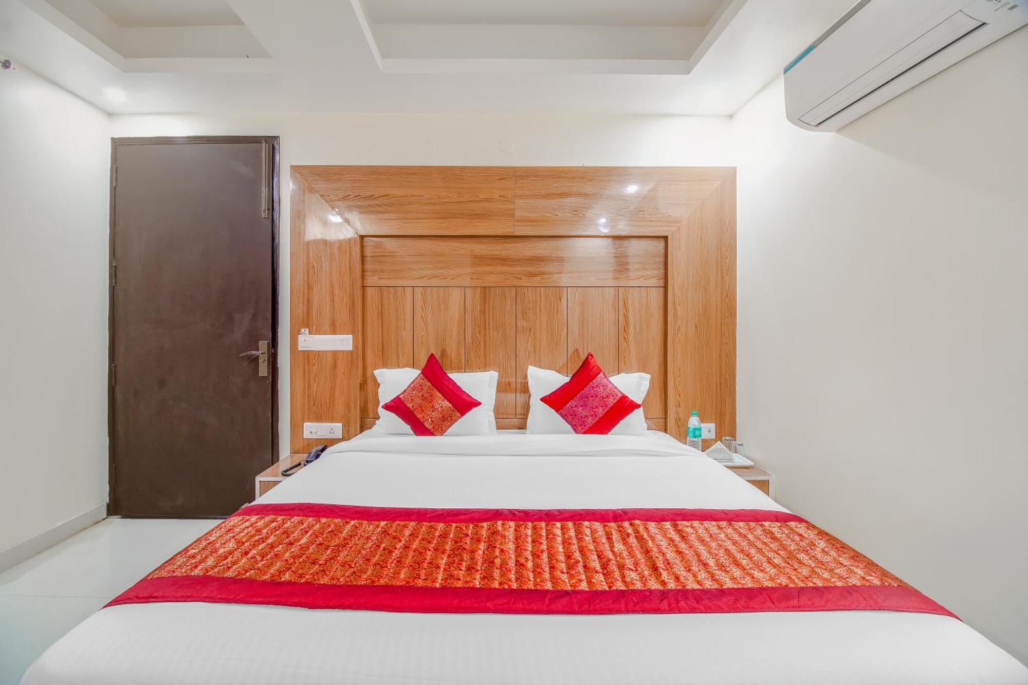 Airport Hotel Mayank Residency Ню Делхи Екстериор снимка